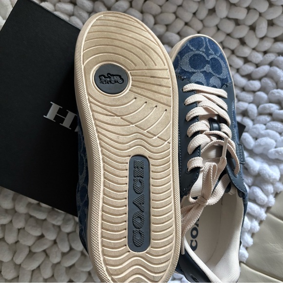 Coach Blue Sneakers with Distinctive Pattern and White Laces - Picture 5 of 7